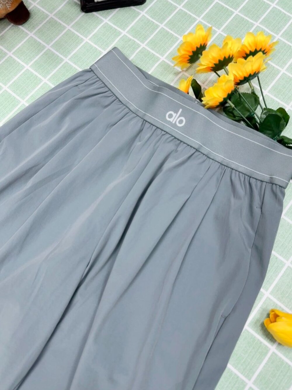 Authentic ALO Yoga Steel Grey (regular )Suit UpTrouser 👖🥰 Brand New - Picture 3 of 10